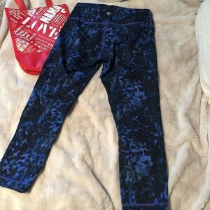 LULULEMON cropped leggings🍋